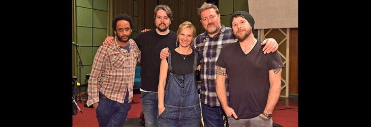 Listen to elbow in session for Jo Whiley